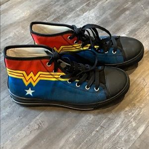 Wonder Women mid-ankle sneakers